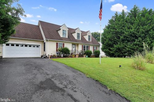 2922 Independence Dr, Montross VA  22520-8844 exterior