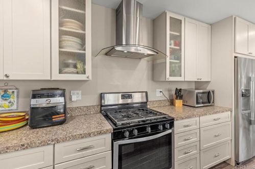 63 Bahia Ln, Oceanside CA  92058-1855 exterior