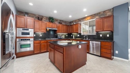 41062 Crimson Pillar Ln, Lake Elsinore CA  92532-1550 exterior