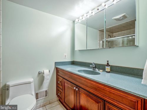 9210 Capricorn Ct, Springfield VA 22015-3513 exterior