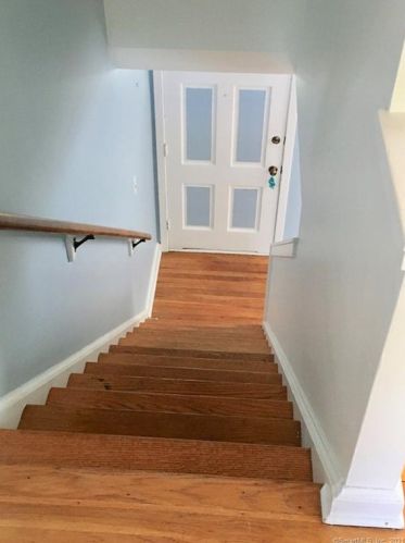 51 Lakeview Ter, Derby CT 06418-1057 exterior