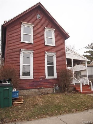 44 Barton St, Buffalo, NY 14213-1761