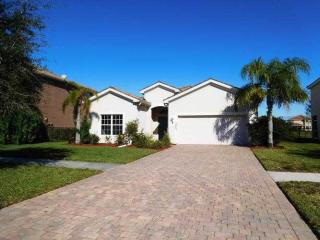 2643 Orange Grove Trl, Naples, FL 34120-7562