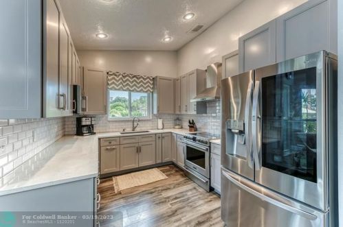 2399 Floresta Dr, Fort Pierce FL  34984-5218 exterior