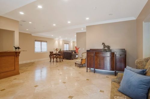 6635 Matilija Ave, Van Nuys CA 91402-5430 exterior