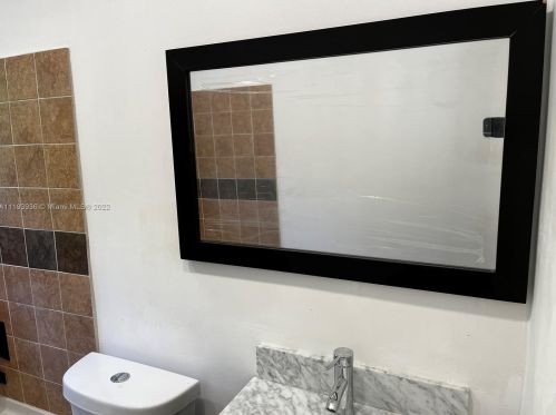 7020 27th Ct, Hollywood FL  33023-3706 exterior