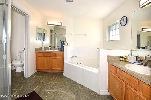 7715 95th Ct, Vero Beach FL  32967-3828 exterior