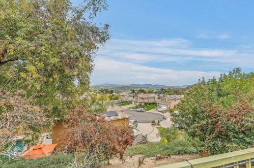 30588 Park Vista Dr, Santa Clarita, CA 91384-3793