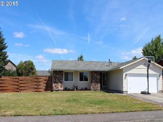 841 Kathryn St, Beaverton, OR 97124-1647