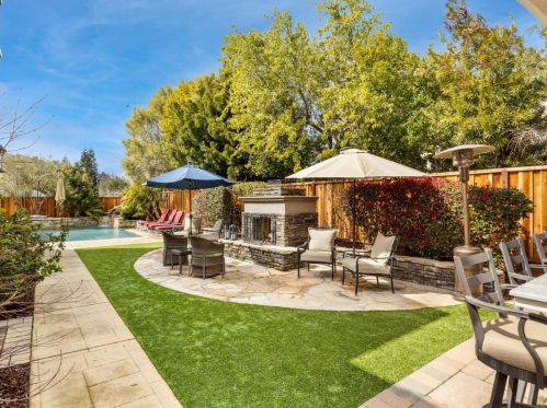 2075 Merlot Dr, Morgan Hill CA  95037-3883 exterior