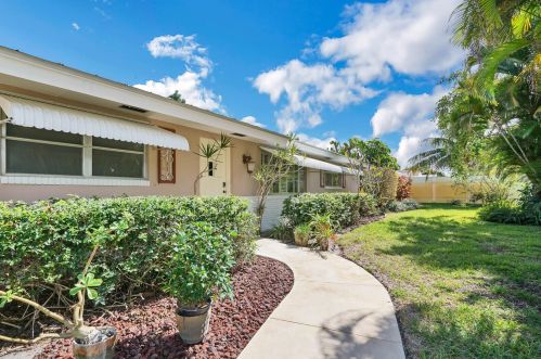 7312 Clarke Rd, West Palm Beach, FL 33406-6710