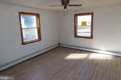 308 Howell Dr, New Castle DE 19720-2751 exterior