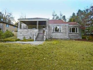 6737 Verona Rd, Verona, PA 15147-2021