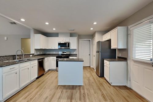 3113 Orange St, Pearland TX  77581-3356 exterior