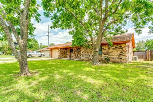 1419 Inglewood Dr, Stephenville, TX 76401-1610
