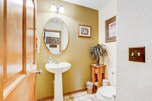 6109 108 Ave, Kenosha WI 53142-7263 exterior