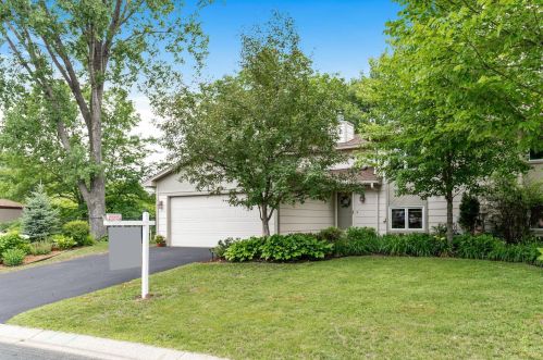 759 Cougar Dr, Saint Paul, MN 55123-2070