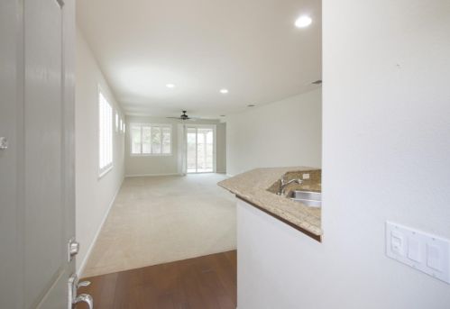 7500 Abbey Cir, Elk Grove CA  95757-5103 exterior