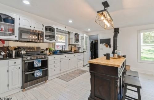 878 Macopin Rd, West Milford NJ  07480-2620 exterior