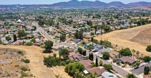 9941 Halberns Blvd, Santee CA  92071-1439 exterior