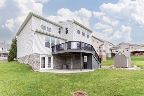 4014 Fieldcrest Dr, Bridgeville, PA 15017-3532