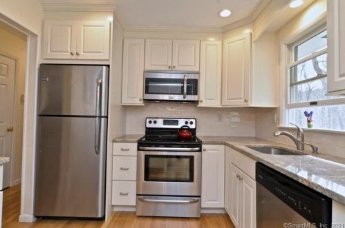 36 Shields Ln, Ridgefield, CT 06877-2628