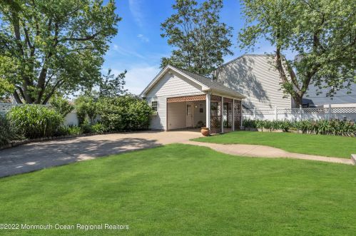 50 Ocean Ave, Monmouth Hills NJ  07732-1410 exterior