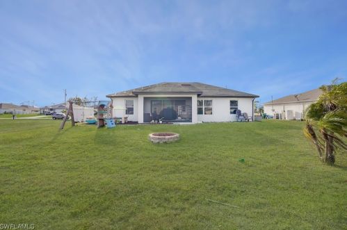 3569 10th Ave, Cape Coral, FL 33904-4707