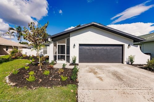 3617 3rd Pl, Cape Coral, FL 33904-4822