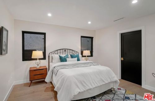 4709 Norwich Ave, Van Nuys CA  91403-2017 exterior