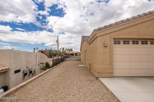 3771 Texoma Dr, Lake Havasu City, AZ 86404-3517