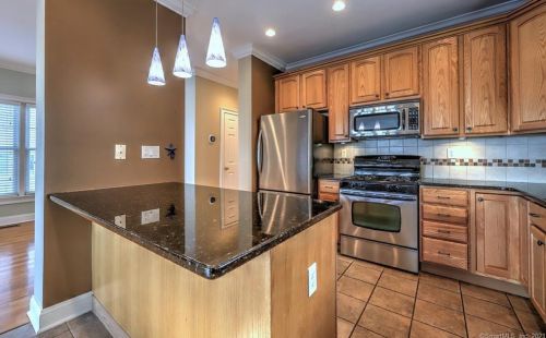 11 Wildwood Ave, Milford CT  06460-5846 exterior