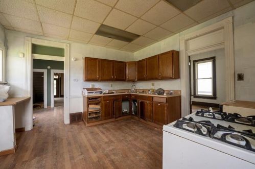 225 Station St, Mc Donald PA  15057-1137 exterior