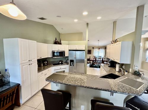 941 Excel Ave, Fort Pierce, FL 34953-6743