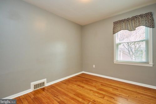 6804 Jefferson Ave, Falls Church VA  22042-1932 exterior