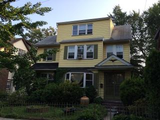 74 Grumman Ave, Newark NJ  07112-2219 exterior