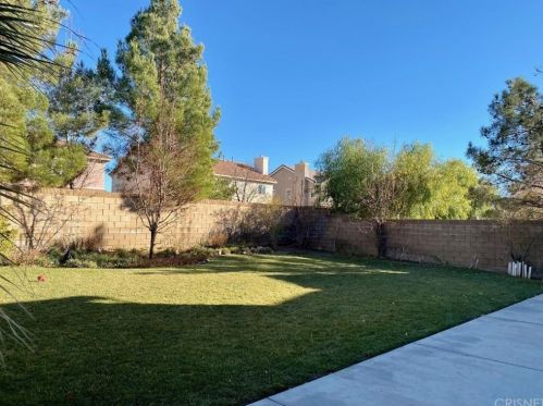 43342 Carol Dr, Lancaster, CA 93535-4994