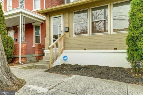 62 Charlotte St, Pottstown PA  19464-5947 exterior