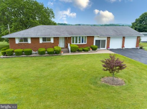 55 Laurel Ave, Moselem, PA 19526-8721