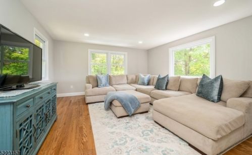 27 Dogwood Rd, Greystone Park NJ  07950-1918 exterior