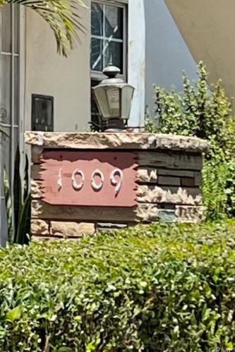 1009 Chevy Chase Dr, Glendale, CA 91205-3001