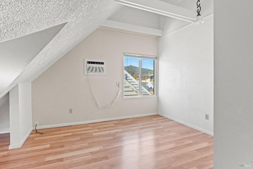 120 Thomas St, Ukiah CA  95482-5822 exterior