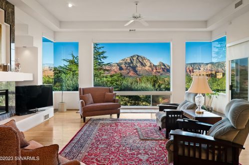 12 Linda Vis, Sedona AZ 86336-5067 exterior