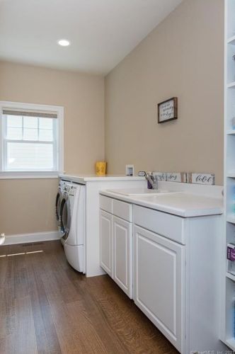 18 Heron Pond Rd, Essex CT  06426-1466 exterior