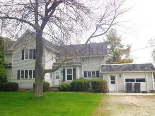 647 Westview St, Cleveland, WI 53015-1224