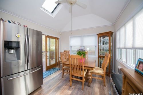 20 Ross Ave, Huntington Station NY  11747-2647 exterior