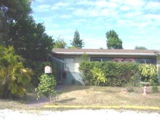 1755 148th St, Miami, FL 33181-1046