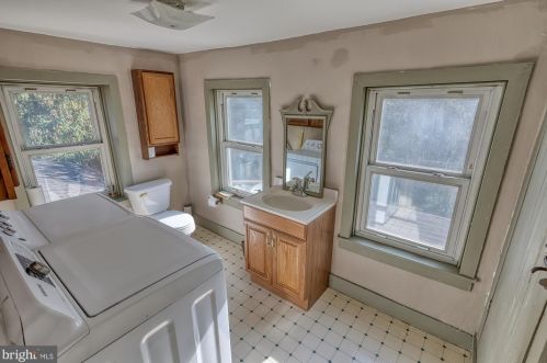 7455 Hillside Dr, Spring Grove PA  17362-8555 exterior