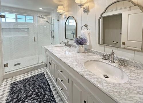 208 Indianapolis Ave, Huntington Beach CA 92646-5011 exterior