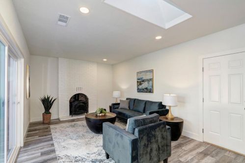 195 Warren Dr, Vacaville CA  95687-6646 exterior